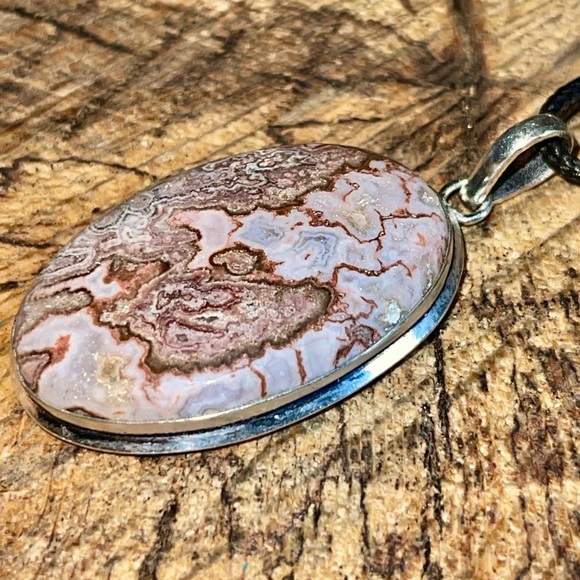 Crazy Lace Agate Pendant 2 1/4” - Picture 5 of 6